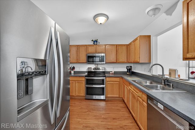 25409 Willowbrook Court, Huron Charter Township, MI 48134