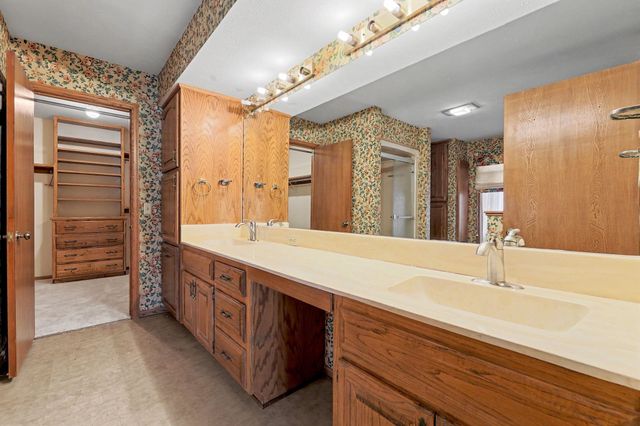 316 N Hampton, Wichita, KS 67206