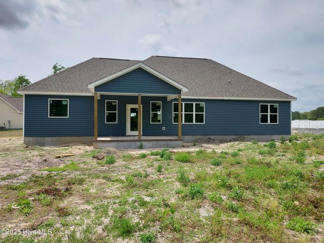 648 Bright Harvest Drive, Maysville, NC 28555