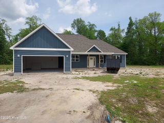648 Bright Harvest Drive, Maysville, NC 28555