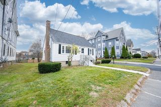 24 Oak St, Brockton, MA 02301