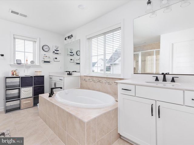 111 ABRAMS POINTE BLVD, Winchester, VA 22602