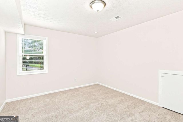 949 Falconcrest Drive, Lawrenceville, GA 30043