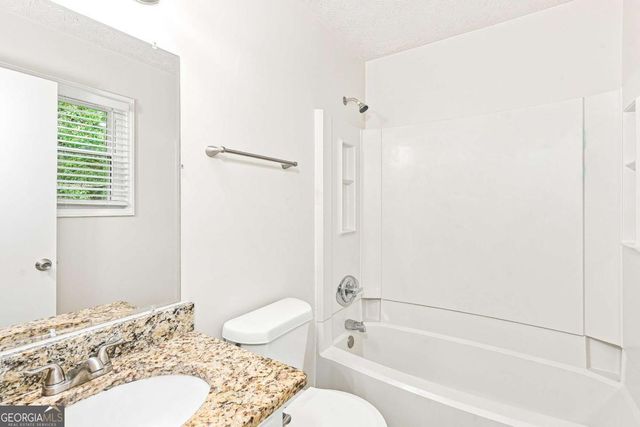 949 Falconcrest Drive, Lawrenceville, GA 30043