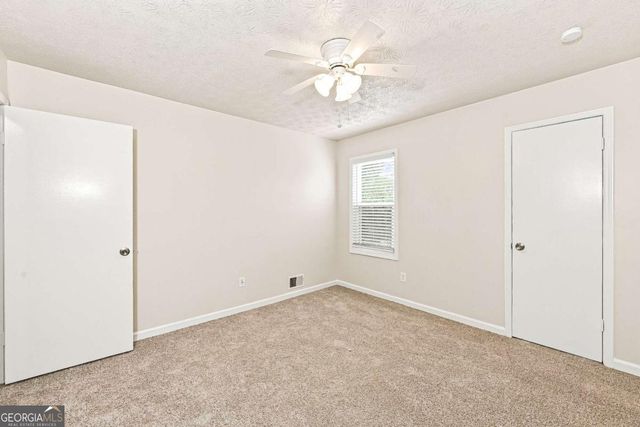 949 Falconcrest Drive, Lawrenceville, GA 30043