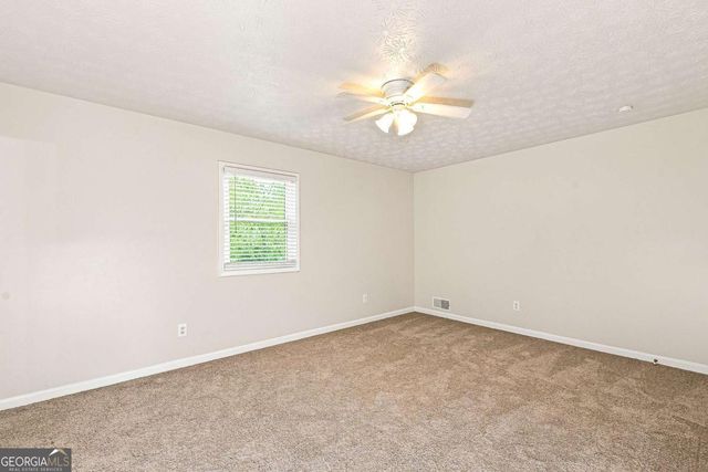 949 Falconcrest Drive, Lawrenceville, GA 30043