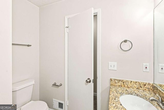 949 Falconcrest Drive, Lawrenceville, GA 30043