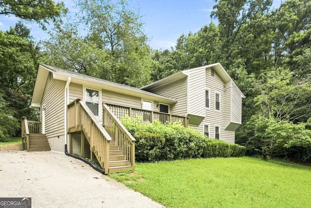 949 Falconcrest Drive, Lawrenceville, GA 30043
