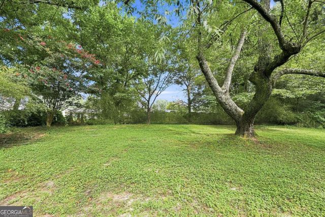 949 Falconcrest Drive, Lawrenceville, GA 30043
