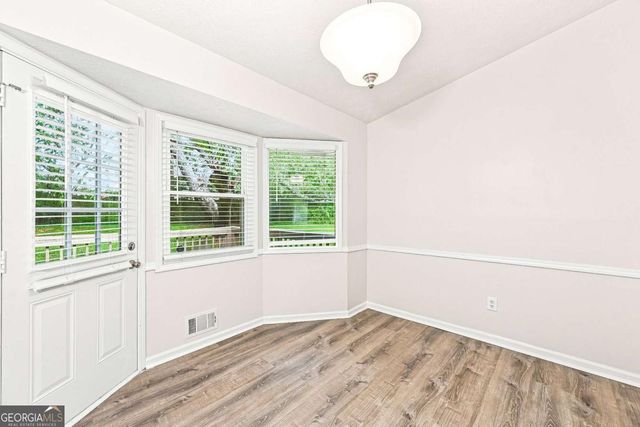 949 Falconcrest Drive, Lawrenceville, GA 30043