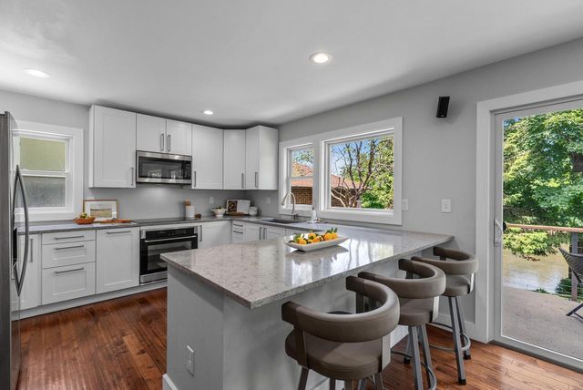 736 W Rock PLACE, Glendale, WI 53209