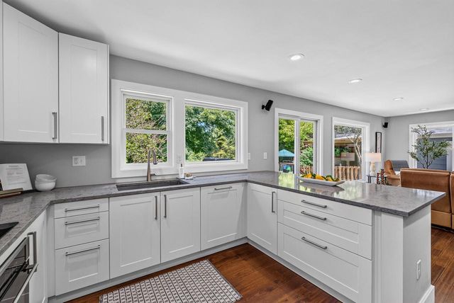 736 W Rock PLACE, Glendale, WI 53209