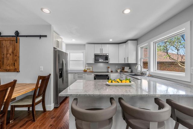 736 W Rock PLACE, Glendale, WI 53209
