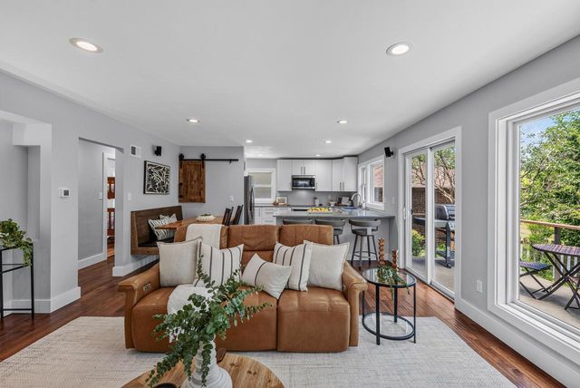 736 W Rock PLACE, Glendale, WI 53209