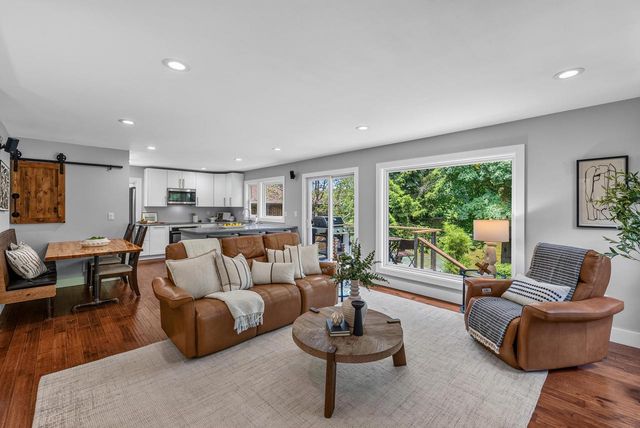 736 W Rock PLACE, Glendale, WI 53209
