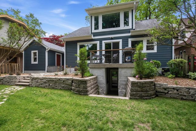 736 W Rock PLACE, Glendale, WI 53209