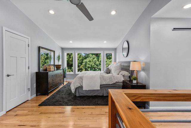 736 W Rock PLACE, Glendale, WI 53209