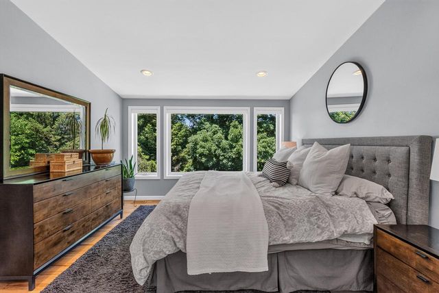 736 W Rock PLACE, Glendale, WI 53209
