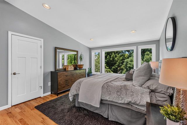 736 W Rock PLACE, Glendale, WI 53209