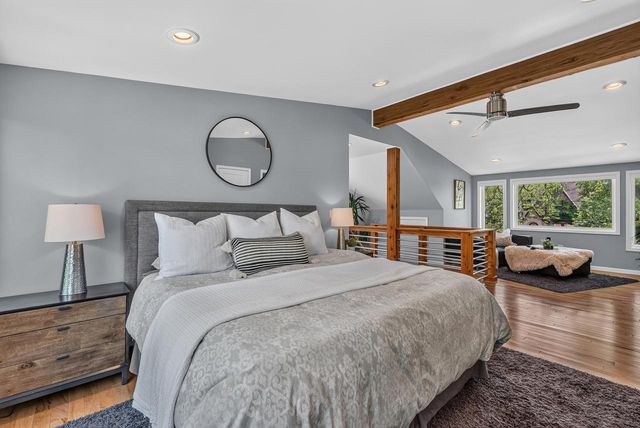 736 W Rock PLACE, Glendale, WI 53209