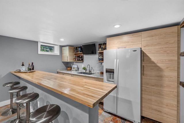 736 W Rock PLACE, Glendale, WI 53209