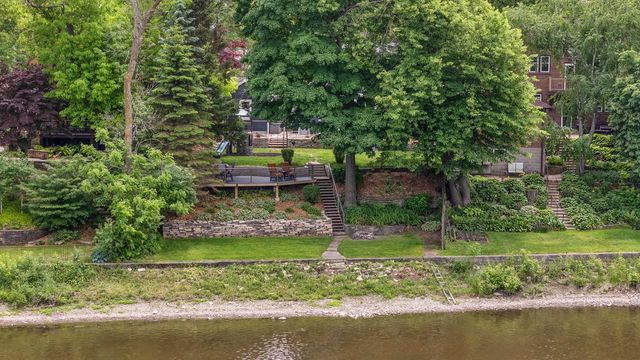 736 W Rock PLACE, Glendale, WI 53209