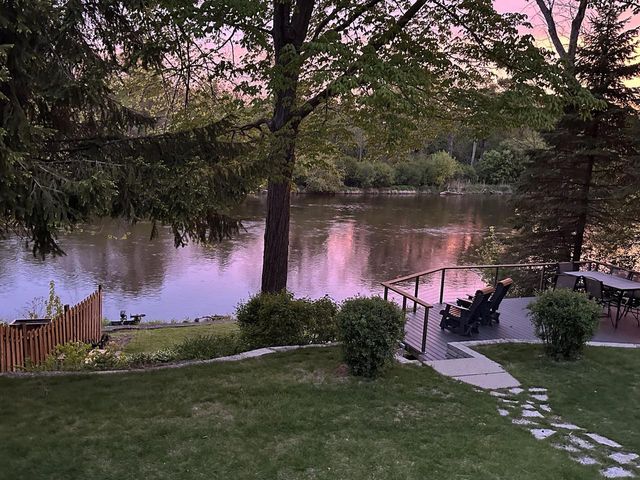 736 W Rock PLACE, Glendale, WI 53209
