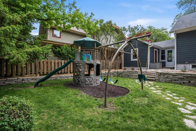 736 W Rock PLACE, Glendale, WI 53209