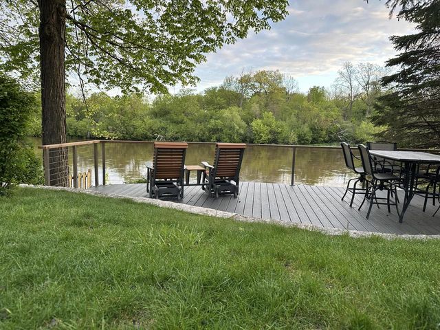 736 W Rock PLACE, Glendale, WI 53209