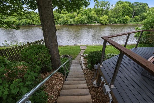 736 W Rock PLACE, Glendale, WI 53209