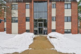 3392 Devonwood Hills Ne F, Plainfield Twp, MI 49525