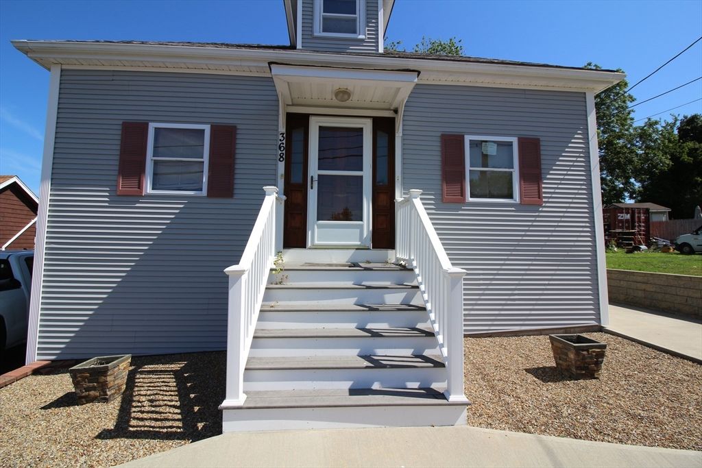 368 Charles St, Fall River, MA 02724