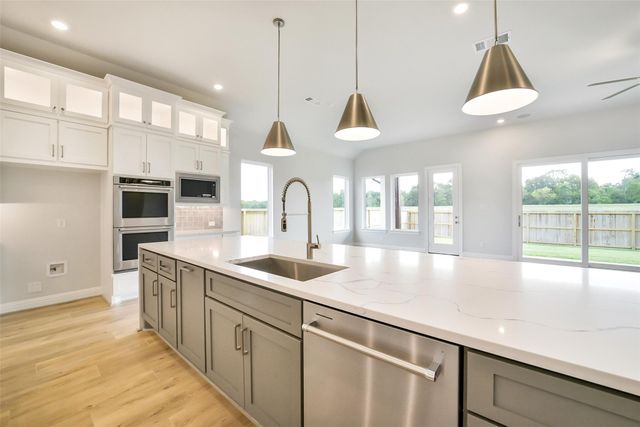 9910 Deep Water Drive, Missouri City, TX 77459