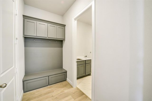 9910 Deep Water Drive, Missouri City, TX 77459