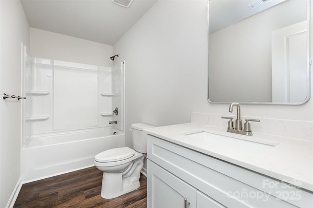 2039 Sadler Woods Lane, Charlotte, NC 28214