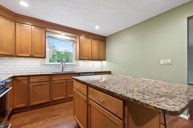 391 Roselake Drive, Centerville, OH 45458