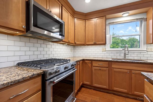 391 Roselake Drive, Centerville, OH 45458