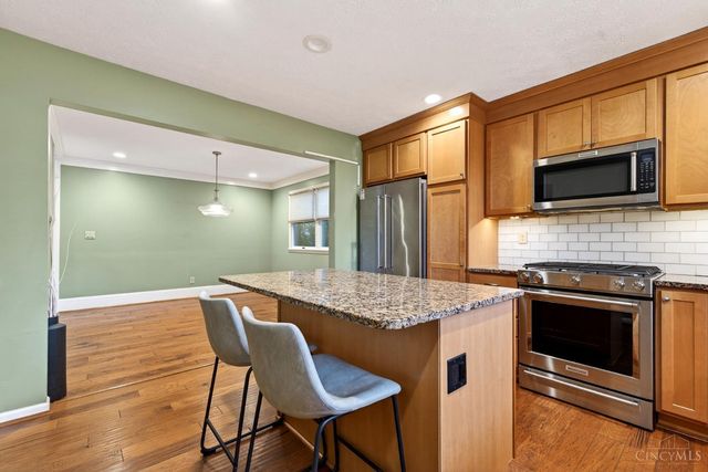 391 Roselake Drive, Centerville, OH 45458