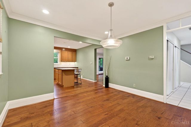 391 Roselake Drive, Centerville, OH 45458