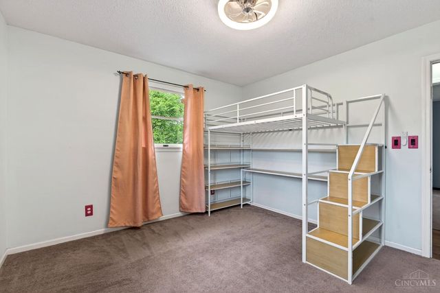 391 Roselake Drive, Centerville, OH 45458