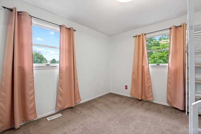 391 Roselake Drive, Centerville, OH 45458