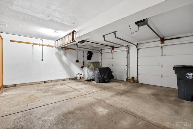 391 Roselake Drive, Centerville, OH 45458