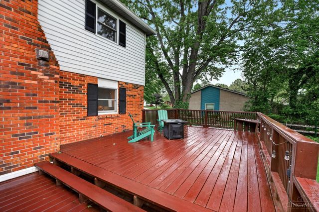 391 Roselake Drive, Centerville, OH 45458