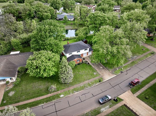391 Roselake Drive, Centerville, OH 45458
