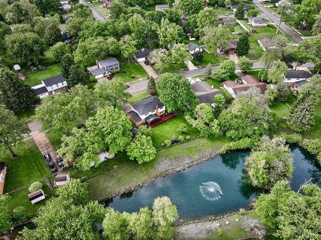 391 Roselake Drive, Centerville, OH 45458