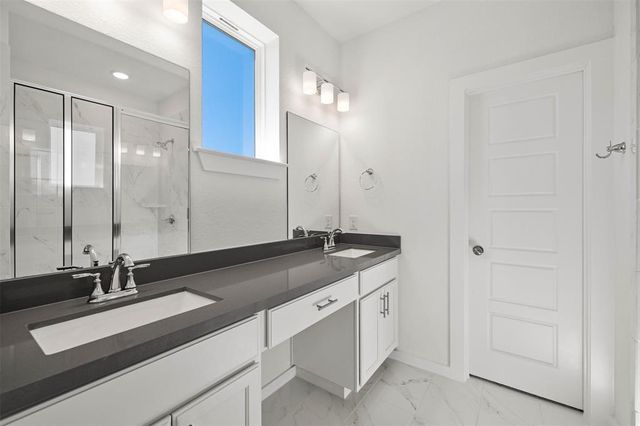 176 Alicante LN, Liberty Hill, TX 78642