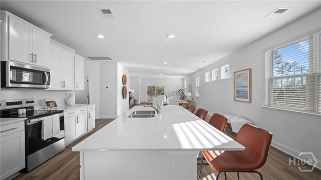 1044 Lakes Boulevard, Brunswick, GA 31525