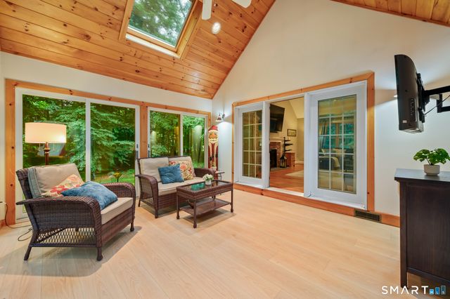 120 Strickland Street, Glastonbury, CT 06033