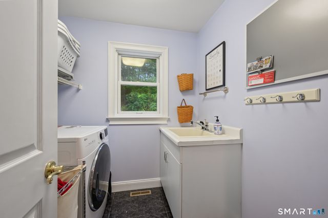 120 Strickland Street, Glastonbury, CT 06033