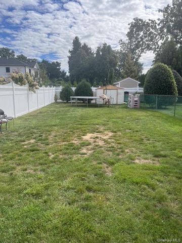 782 Stewart Avenue, Bethpage, NY 11714